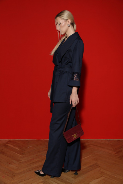 Костюм 2-ка из текстиля: прямой жакет с кружевной отделкой и брюки LM К4445 синий - фото 5