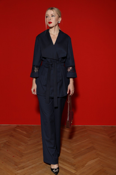 Костюм 2-ка из текстиля: прямой жакет с кружевной отделкой и брюки LM К4445 синий - фото 4