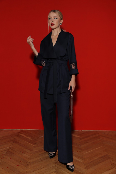 Костюм 2-ка из текстиля: прямой жакет с кружевной отделкой и брюки LM К4445 синий - фото 1