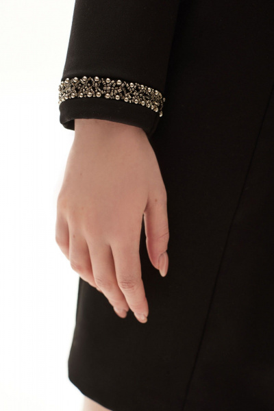 Повседневное подчеркивающее фигуру платье на потайной молнии Golden Valley 4955 черный - фото 5