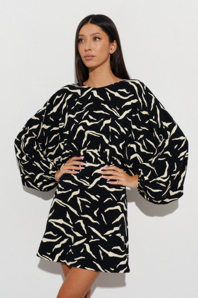 Демисезонное платье с контрастным принтом и рукавом-футболкой ANNETE A3430 - фото 5