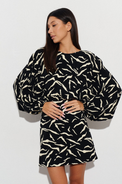 Демисезонное платье с контрастным принтом и рукавом-футболкой ANNETE A3430 - фото 4