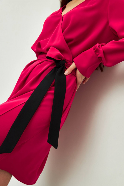 Элегантное платье на запах из текстиля с поясом и длинным рукавом Femme & Devur 80259 1.13F(170) - фото 4