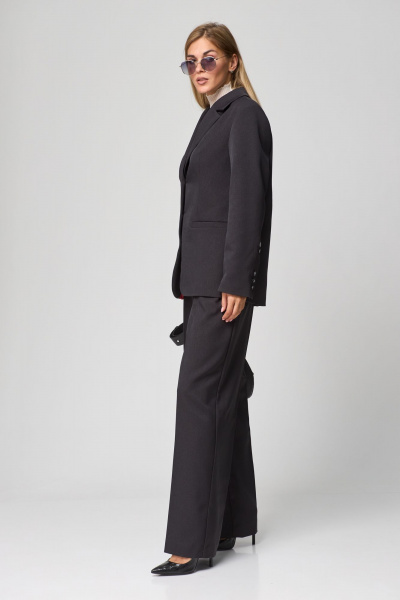 Классический комплект из жакета и брюк с защипами THE NAME 2264 графит - фото 4