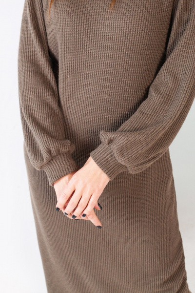 Зеленое платье с ремнем и разрезом i3i Fashion 103/9 хаки - фото 3