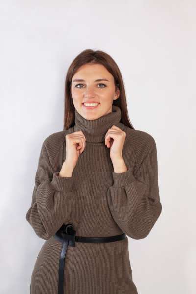 Зеленое платье с ремнем и разрезом i3i Fashion 103/9 хаки - фото 2