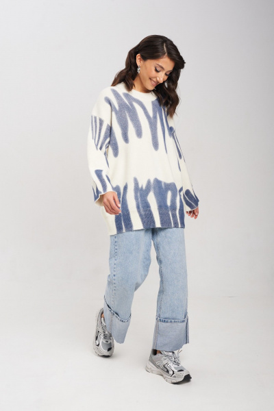 Модный джемпер с дизайнерским принтом из мягкого трикотажа Mixan 2064/2 - фото 3