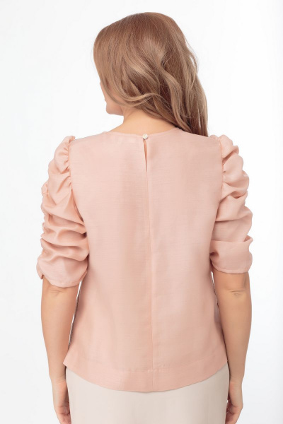 Очаровательная блуза из тончайшего полотна с драпировками Anelli 807 пудра - фото 18
