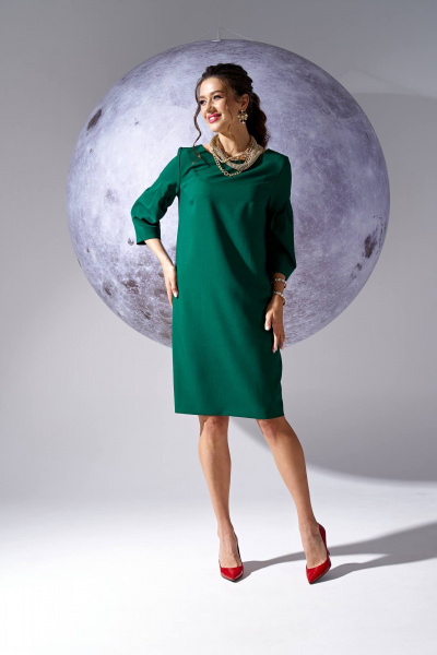 Демисезонное платье с нагрудными вытачками и карманами Твой имидж 1647 изумруд - фото 1