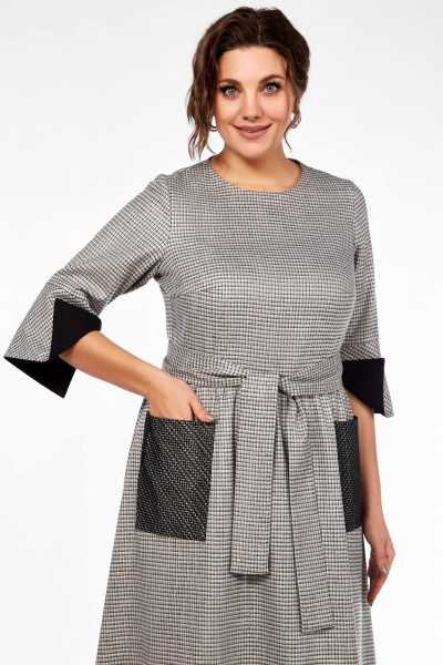 Платье демисезонное с накладными карманами и поясом Ольга Стиль С-832 беж-черный - фото 2