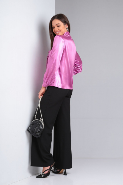 Романтическая блуза из стрейч-атласа с воротником-фантазия DOGGI 0189 розовый - фото 2