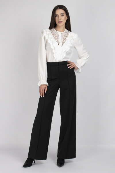 Элегантная блуза с ажурными кокетками и рюшами в классическом стиле VIZAVI 708 молочный - фото 4