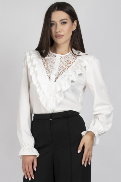 Элегантная блуза с ажурными кокетками и рюшами в классическом стиле VIZAVI 708 молочный - фото 3