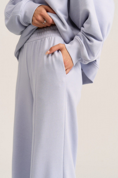 Брюки прямого кроя из трикотажа с карманами и подрезами MG Wear 4102 исландский_голубой - фото 9