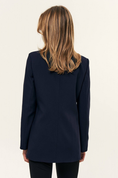 Деловой удлиненный жакет с карманами и шальковым воротником LeNata 12366 синий - фото 4