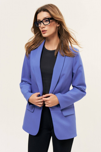 Фиолетовый жакет с накладным карманом и воротником шаль LeNata 12366 сиреневый - фото 4