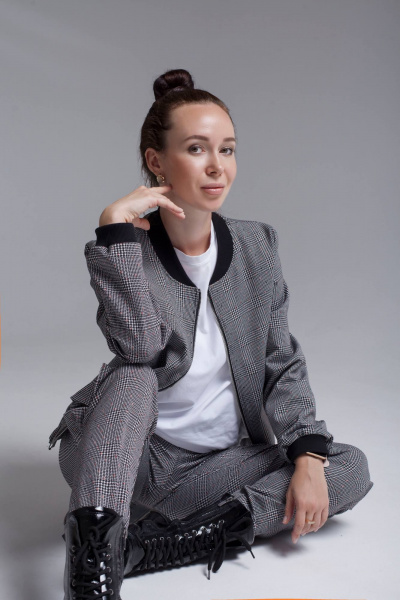 Женский бомбер на подкладке из трикотажного жаккардового полотна Legend Style G-002 черно-белый - фото 11