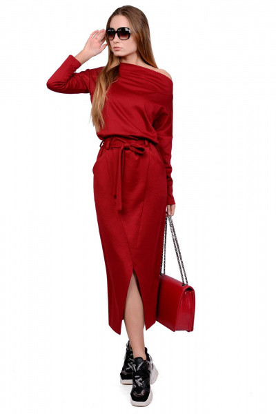 Платье оверсайз с разрезом и вырезом лодочка, в демисезон Patriciа NY14800-1 винный - фото 1