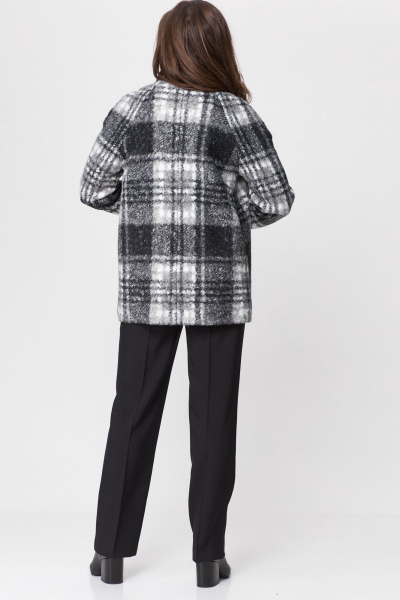 Стильное женское пальто оверсайз свободного силуэта из пальтовой ткани БелЭльСтиль 857-2 97 22 черно-серая клетка - фото 6