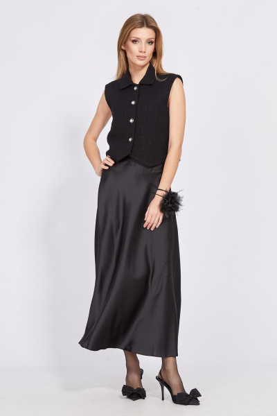 Черная миди юбка из плотного атласа с потайной молнией EOLA 2455.2 - фото 2