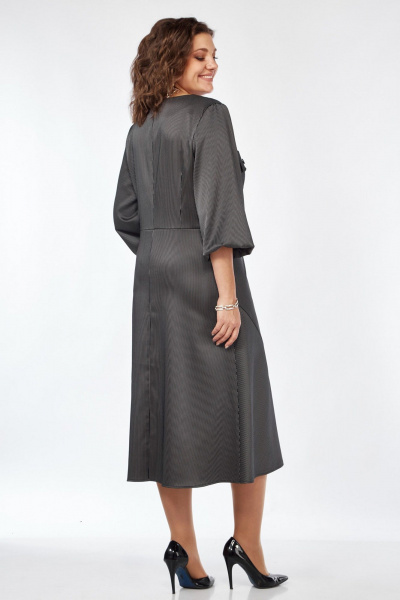 Серое демисезонное платье с вырезом В и талиевыми деталями Matini 3.1675 - фото 5