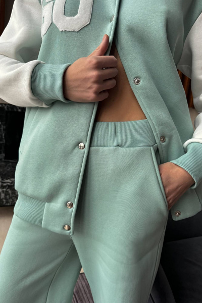 Спортивный женский костюм бомбер и прямые брюки из трикотажа GO F3045/26-688.164-170 - фото 5