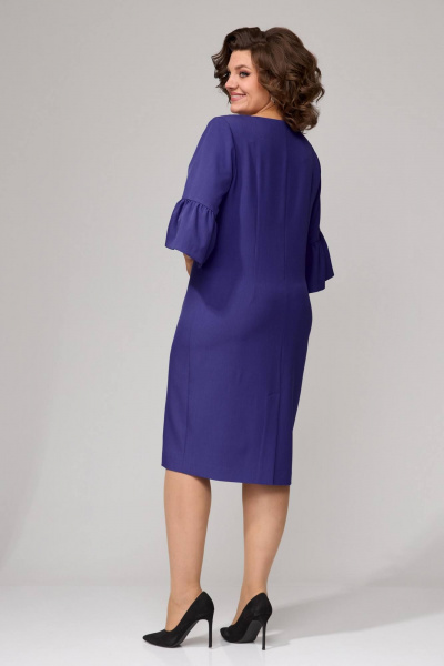 Платье фиолетовое полуприлегающего силуэта с воланом Надин-Н 2127 - фото 4