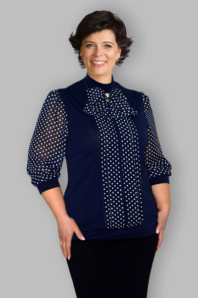 Блуза из трикотажа и шифона с бантом и 3/4 рукавом Таир-Гранд 62295 мелкий_горох - фото 1