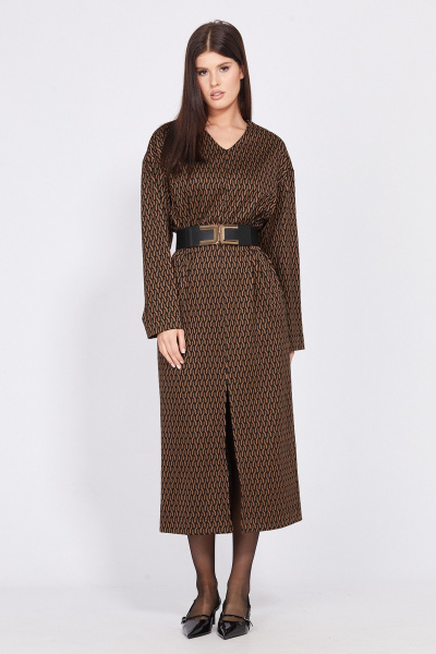 Длинное трикотажное платье миди с карманами и ремнем EOLA 2497.1 рыжий_ рисунок - фото 1
