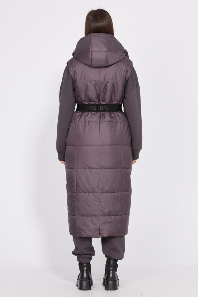 Фиолетовый демисезонный жилет из плащевой ткани с капюшоном EOLA 2543 т.слива - фото 9