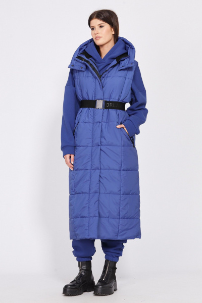 Синий демисезонный жилет из плащевой ткани с капюшоном EOLA 2543 василек - фото 1