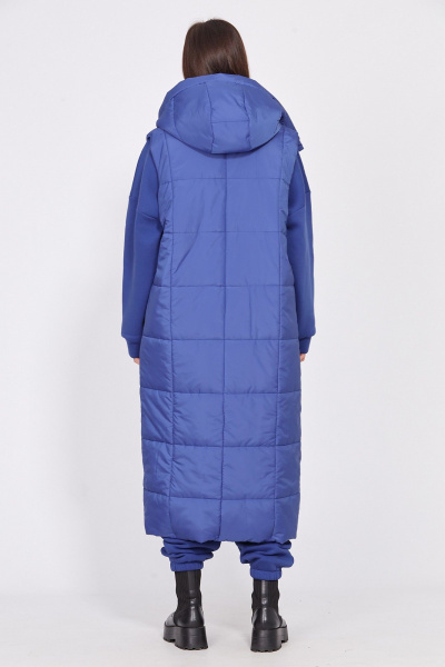 Синий демисезонный жилет из плащевой ткани с капюшоном EOLA 2543 василек - фото 7