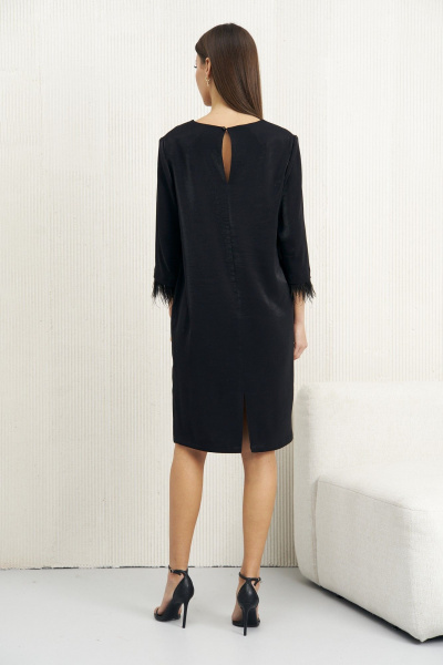 Черное нарядное платье из текстиля с перьями по рукавам Fantazia Mod 4719 - фото 5