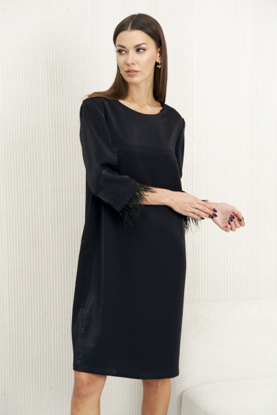 Черное нарядное платье из текстиля с перьями по рукавам Fantazia Mod 4719 - фото 2