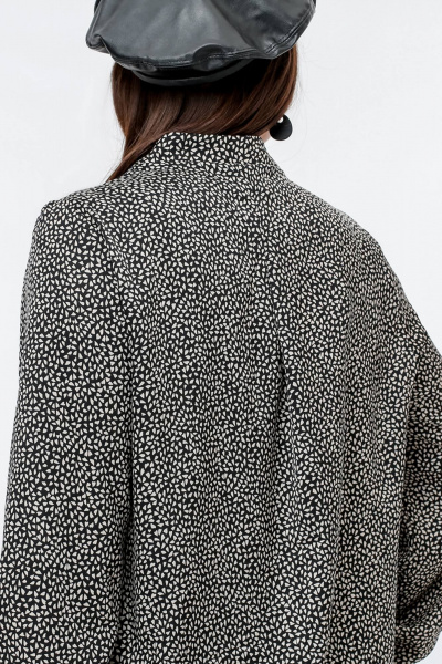 Блуза с кокетками и складками в рубчик для дневного образа La rouge 6268 черно-бежевый-набивной - фото 8