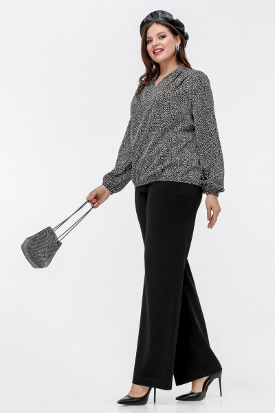 Блуза с кокетками и складками в рубчик для дневного образа La rouge 6268 черно-бежевый-набивной - фото 3