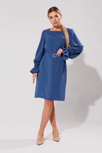 Платье прямого кроя с поясом и вытачками Verita 2271 голубой - фото 1