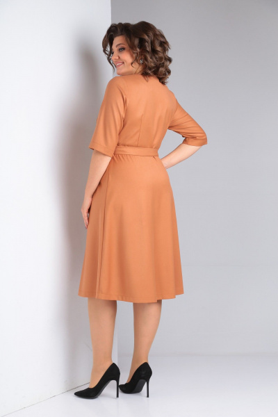 Оранжевое платье с талиевыми вытачками и запахом Takka Plus 23-204 - фото 5