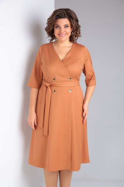 Оранжевое платье с талиевыми вытачками и запахом Takka Plus 23-204 - фото 3