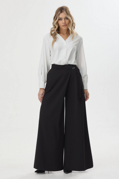 Брюки расклешённые на запах из костюмной ткани Lyushe 3675 - фото 1