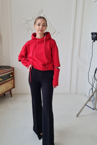 Джемпер свободного силуэта с капюшоном и стразами Swarovski Shymoda 343-23 красный - фото 4