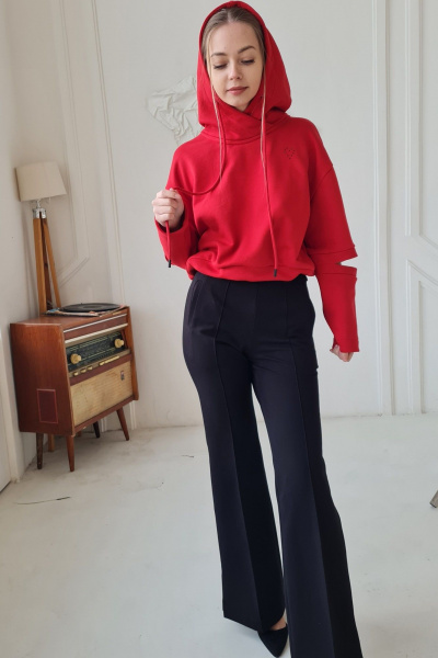 Джемпер свободного силуэта с капюшоном и стразами Swarovski Shymoda 343-23 красный - фото 2