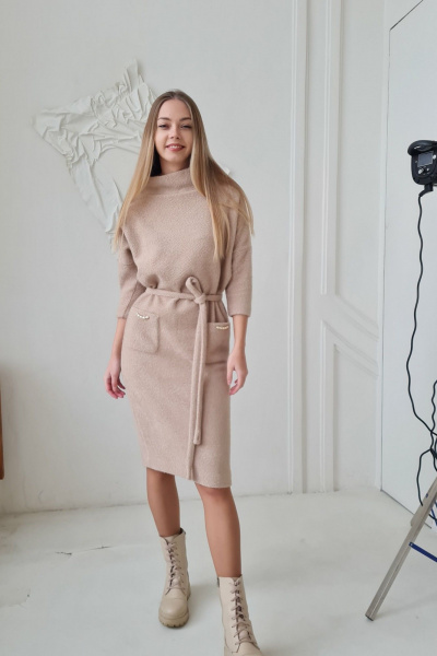 Платье из вискозы и трикотажа с накладными карманами Shymoda 412-23 бежевый_ меланж - фото 3