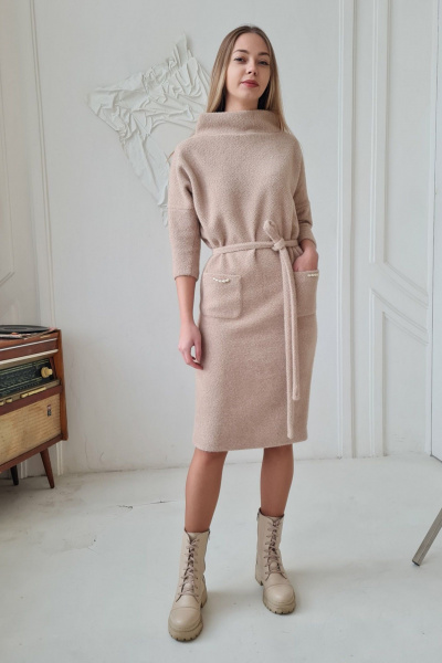 Платье из вискозы и трикотажа с накладными карманами Shymoda 412-23 бежевый_ меланж - фото 1