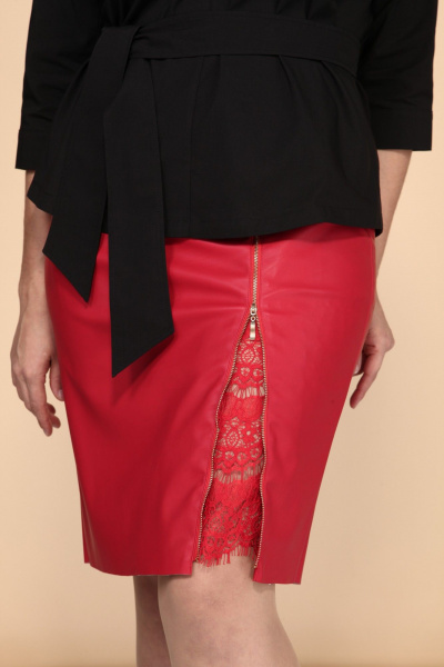 Двухпредметный комплект юбки из экокожи и блузы прямого кроя Klever 297/275 - фото 2