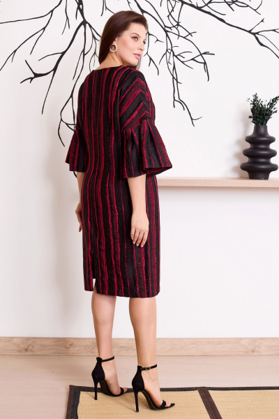 Платье-футляр с съемной брошью из крешованной тафты Lissana 4859 - фото 5