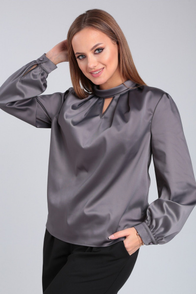 Блуза из текстиля с украшенной атласной структурой Angelina & Сompany 941 - фото 4
