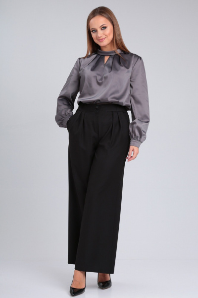 Блуза из текстиля с украшенной атласной структурой Angelina & Сompany 941 - фото 2