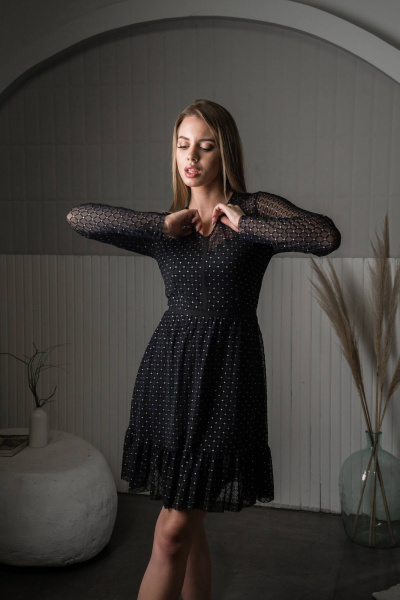 Черное приталенное платье из мягкой сетки и ткани с юбкой А-line GlasiO 5896 - фото 4