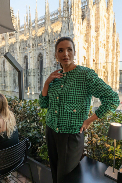 Бомбер из фактурной ткани с узором гусиной лапки EZER 1004 черно-зеленый - фото 16